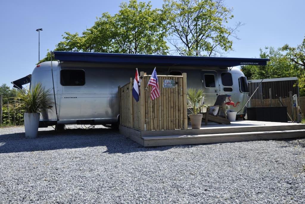 Airstream Retro Usa Caravan Earnewald Exterior photo